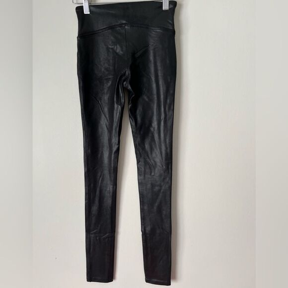 Spanx black shiny faux leather leggings, excellent condition, super cool, XS - Picture 1 of 7